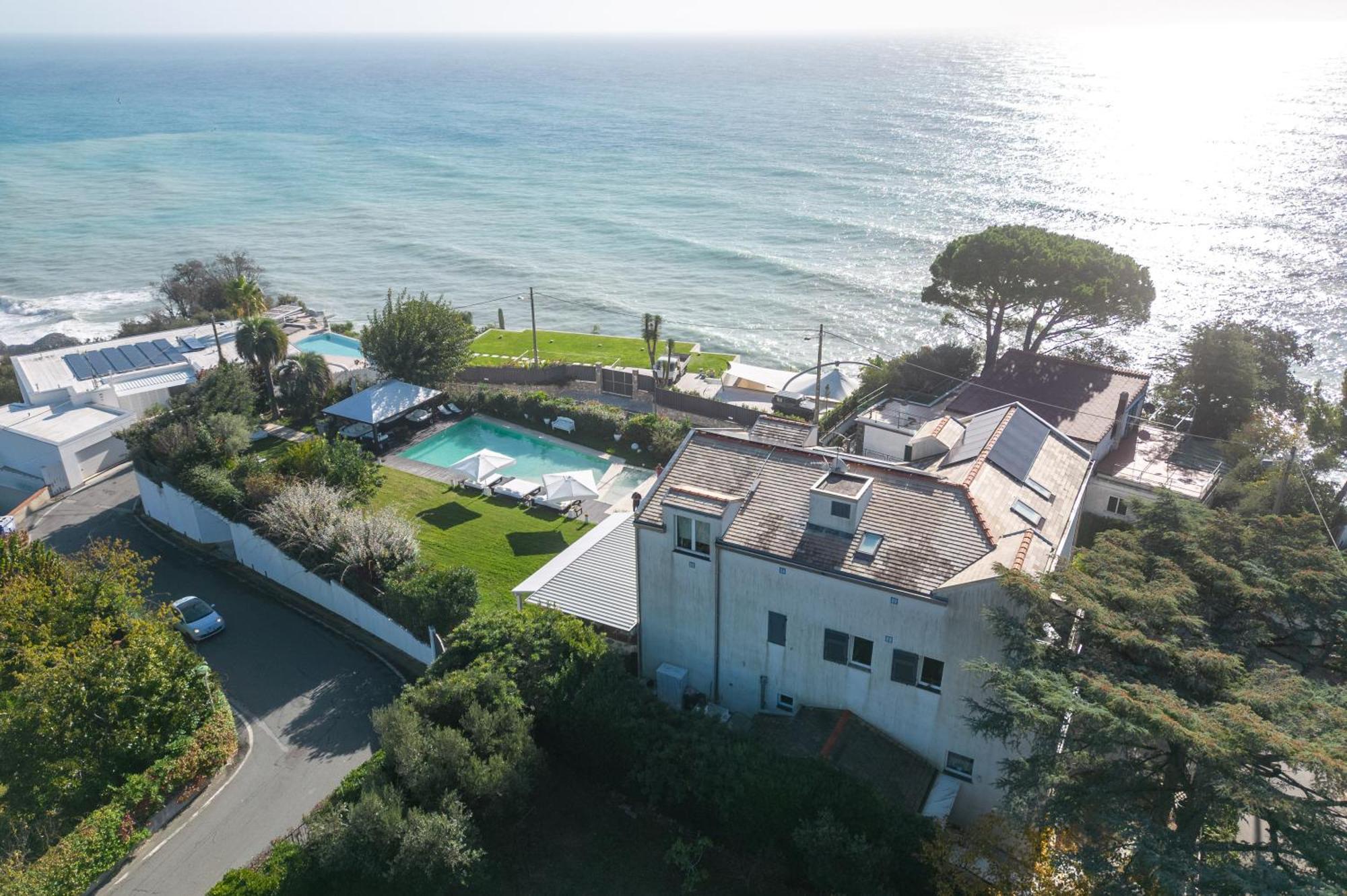 אלביסולה סופריורה Villa Verney מראה חיצוני תמונה